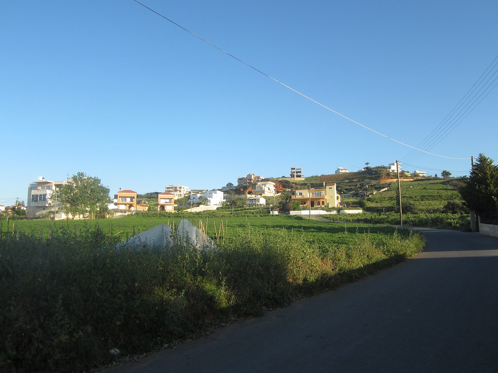 Strand och bebyggelse vid Kato Stalos väster om Chania