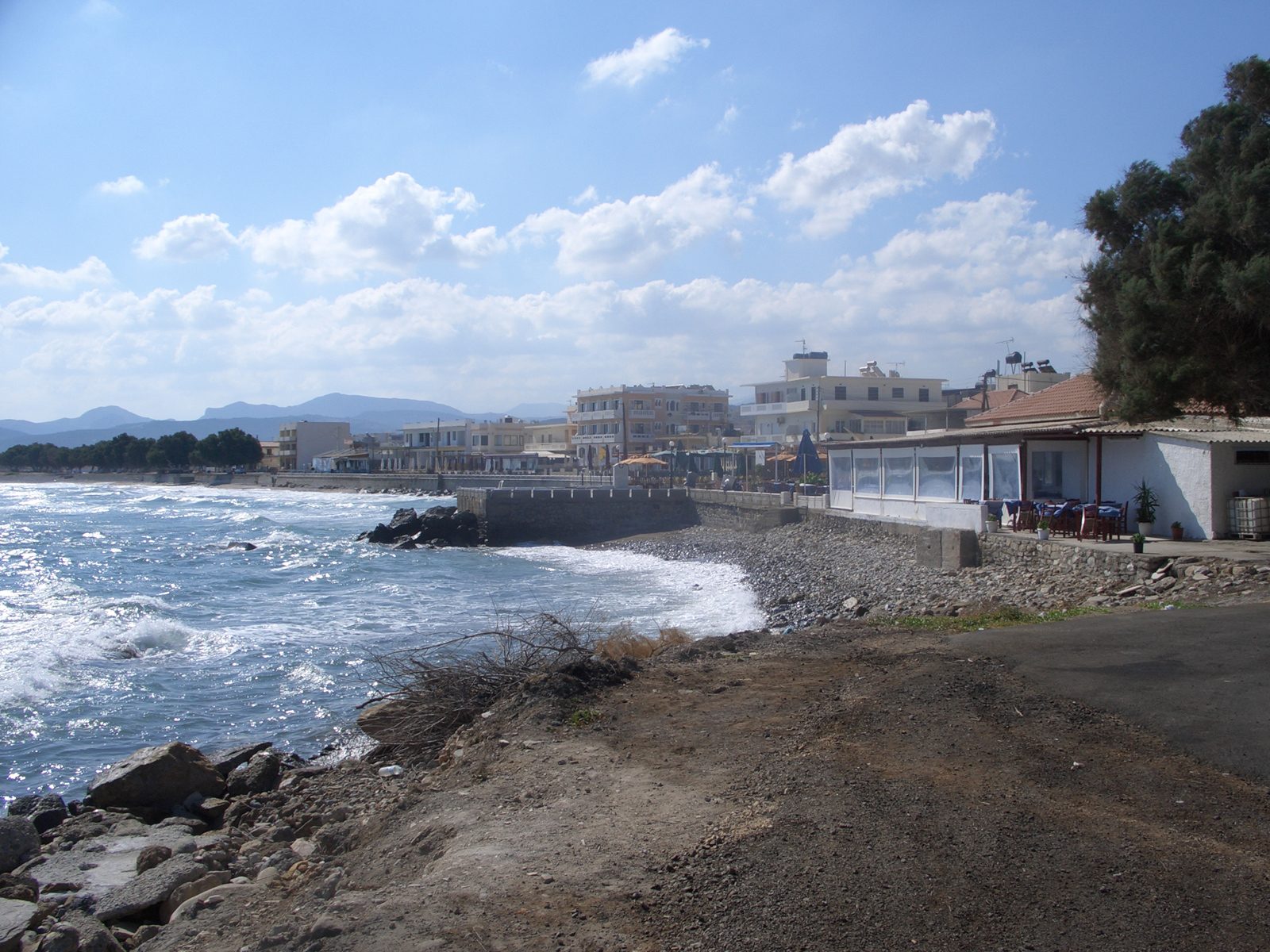 Bukten och kusten vid Kissamos i västra Kreta